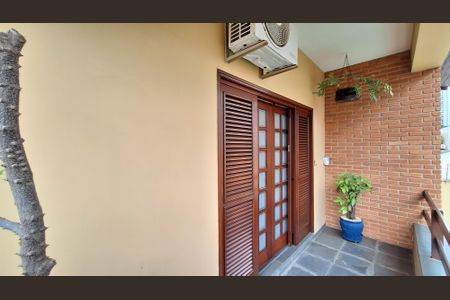 Casa à venda com 342m², 4 quartos e 3 vagasVaranda