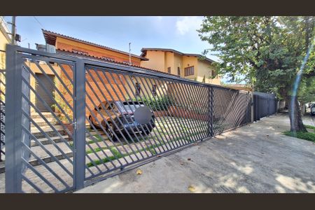 Casa à venda com 342m², 4 quartos e 3 vagasFachada