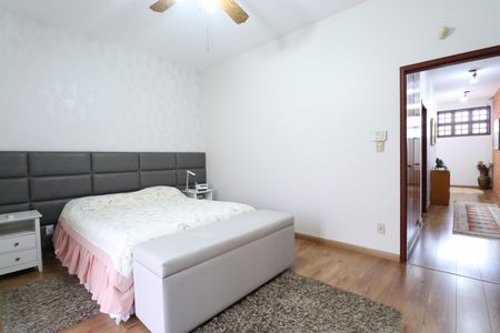 Casa à venda com 342m², 4 quartos e 3 vagasSuíte 4