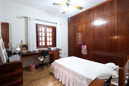 Casa à venda com 342m², 4 quartos e 3 vagasSuíte 3