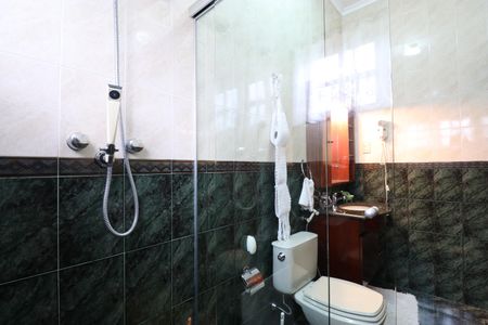 Casa à venda com 342m², 4 quartos e 3 vagasBanheiro da Suíte 1