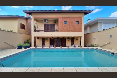 Casa à venda com 342m², 4 quartos e 3 vagasPiscina
