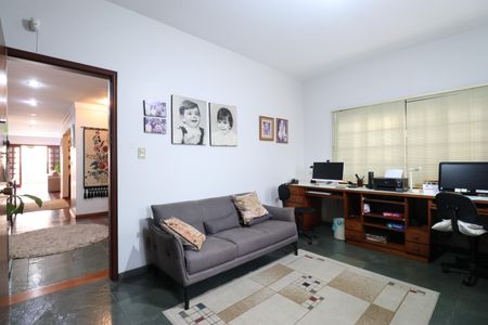 Casa à venda com 342m², 4 quartos e 3 vagasEscritório