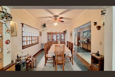 Casa à venda com 342m², 4 quartos e 3 vagasSala