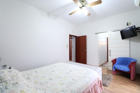 Casa à venda com 342m², 4 quartos e 3 vagasSuíte 4