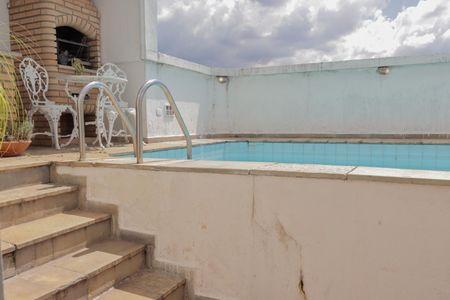 Apartamento para alugar com 190m², 4 quartos e 2 vagas Apartamento para alugar com 190m², 4 quartos e 2 vagasPiscina