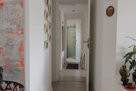 Apartamento para alugar com 190m², 4 quartos e 2 vagas Apartamento para alugar com 190m², 4 quartos e 2 vagasCorredor dos quartos