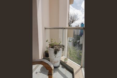 Apartamento para alugar com 190m², 4 quartos e 2 vagas Apartamento para alugar com 190m², 4 quartos e 2 vagasSacada