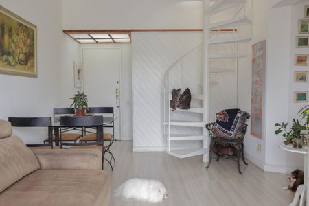 Apartamento para alugar com 190m², 4 quartos e 2 vagas Apartamento para alugar com 190m², 4 quartos e 2 vagasSala