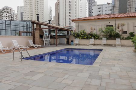 Apartamento para alugar com 190m², 4 quartos e 2 vagas Apartamento para alugar com 190m², 4 quartos e 2 vagasPiscina do predio