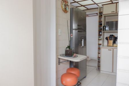 Apartamento para alugar com 190m², 4 quartos e 2 vagas Apartamento para alugar com 190m², 4 quartos e 2 vagasCozinha
