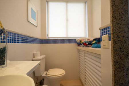 Apartamento à venda com 220m², 3 quartos e 2 vagas Apartamento à venda com 220m², 3 quartos e 2 vagasLavabo Cobertura