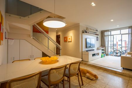 Apartamento à venda com 220m², 3 quartos e 2 vagas Apartamento à venda com 220m², 3 quartos e 2 vagasSala