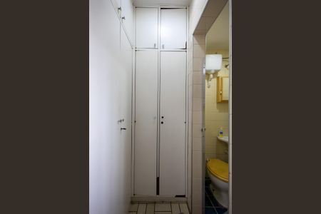 Apartamento à venda com 220m², 3 quartos e 2 vagas Apartamento à venda com 220m², 3 quartos e 2 vagasÁrea de Serviço