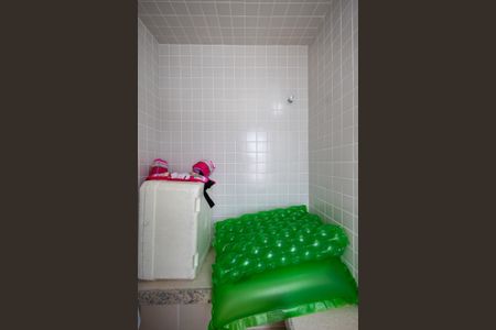 Apartamento à venda com 220m², 3 quartos e 2 vagas Apartamento à venda com 220m², 3 quartos e 2 vagasSauna