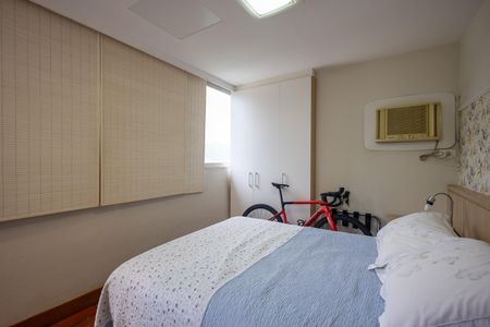Apartamento à venda com 220m², 3 quartos e 2 vagas Apartamento à venda com 220m², 3 quartos e 2 vagasSuite 2