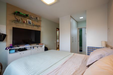 Apartamento à venda com 220m², 3 quartos e 2 vagas Apartamento à venda com 220m², 3 quartos e 2 vagasQuarto Suite