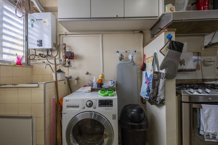 Apartamento à venda com 220m², 3 quartos e 2 vagas Apartamento à venda com 220m², 3 quartos e 2 vagasÁrea de Serviço