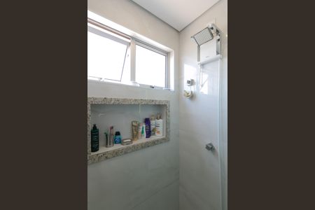 Apartamento à venda com 180m², 3 quartos e 2 vagas Apartamento à venda com 180m², 3 quartos e 2 vagasBanheiro Suite