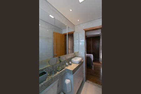 Apartamento à venda com 180m², 3 quartos e 2 vagas Apartamento à venda com 180m², 3 quartos e 2 vagasBanheiro Suite