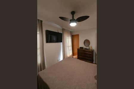 Apartamento à venda com 180m², 3 quartos e 2 vagas Apartamento à venda com 180m², 3 quartos e 2 vagasSuite