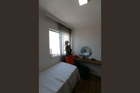 Apartamento à venda com 180m², 3 quartos e 2 vagas Apartamento à venda com 180m², 3 quartos e 2 vagasQuarto 2