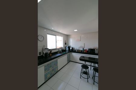 Apartamento à venda com 180m², 3 quartos e 2 vagas Apartamento à venda com 180m², 3 quartos e 2 vagasCozinha