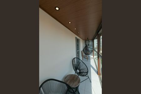 Apartamento à venda com 180m², 3 quartos e 2 vagas Apartamento à venda com 180m², 3 quartos e 2 vagasVaranda Sala de Jantar