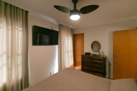 Apartamento à venda com 180m², 3 quartos e 2 vagas Apartamento à venda com 180m², 3 quartos e 2 vagasSuite