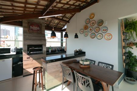 Apartamento à venda com 180m², 3 quartos e 2 vagas Apartamento à venda com 180m², 3 quartos e 2 vagasVaranda gourmet