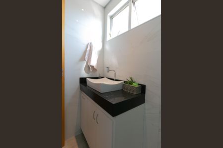 Apartamento à venda com 180m², 3 quartos e 2 vagas Apartamento à venda com 180m², 3 quartos e 2 vagasBanheiro Social