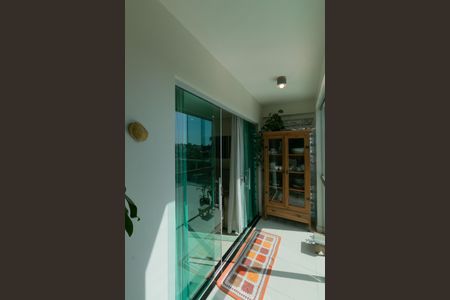 Apartamento à venda com 180m², 3 quartos e 2 vagas Apartamento à venda com 180m², 3 quartos e 2 vagasVaranda