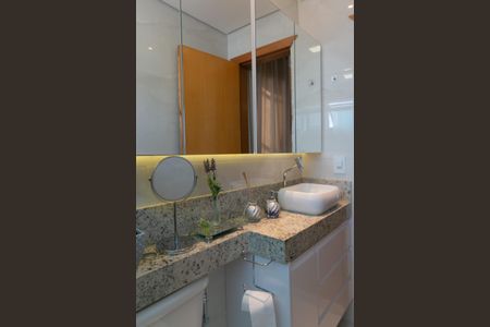 Apartamento à venda com 180m², 3 quartos e 2 vagas Apartamento à venda com 180m², 3 quartos e 2 vagasBanheiro Suite