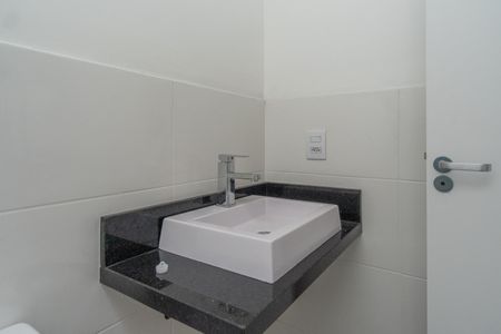 Casa de condomínio para alugar com 98m², 3 quartos e 2 vagasBanheiro da Suíte