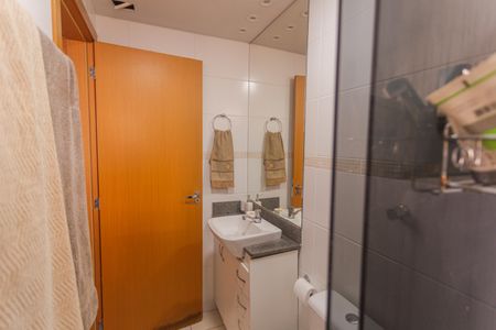 Apartamento à venda com 95m², 3 quartos e 2 vagas Apartamento à venda com 95m², 3 quartos e 2 vagasBanheiro da Suíte