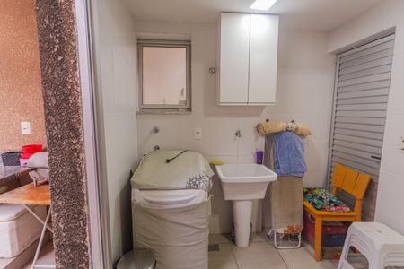 Apartamento à venda com 95m², 3 quartos e 2 vagas Apartamento à venda com 95m², 3 quartos e 2 vagasÁrea Privativa/Área de Serviço