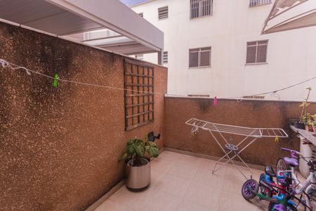 Apartamento à venda com 95m², 3 quartos e 2 vagas Apartamento à venda com 95m², 3 quartos e 2 vagasÁrea Privativa/Área de Serviço