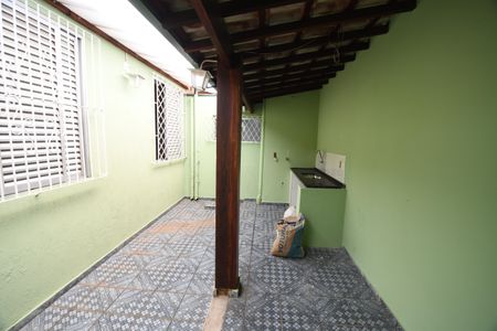 Casa à venda com 208m², 3 quartos e 2 vagasQuintal