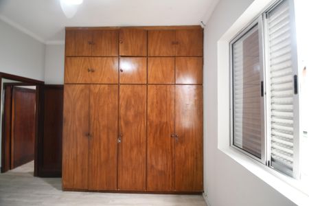 Casa à venda com 208m², 3 quartos e 2 vagasQuarto 1 - Armários