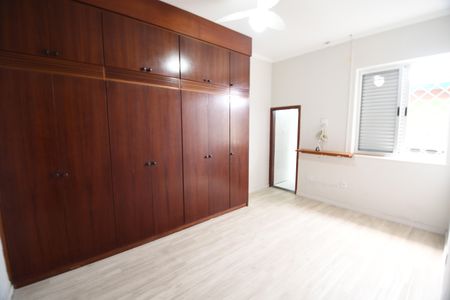 Casa à venda com 208m², 3 quartos e 2 vagasQuarto 3 - Suíte