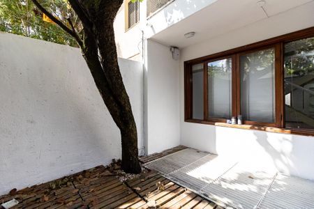 Casa à venda com 300m², 5 quartos e 2 vagasEntrada