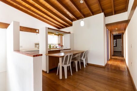 Casa à venda com 300m², 5 quartos e 2 vagasCozinha