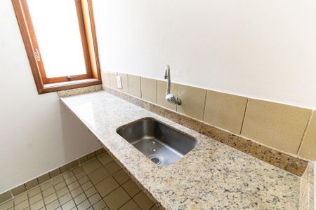 Casa à venda com 300m², 5 quartos e 2 vagasLavabo