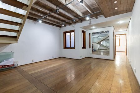 Casa à venda com 300m², 5 quartos e 2 vagasSala 1