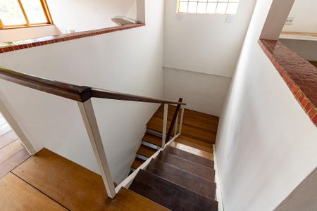 Casa à venda com 300m², 5 quartos e 2 vagasEscada