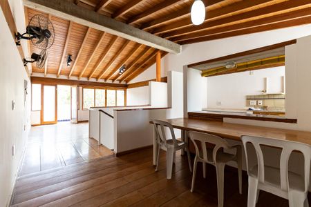 Casa à venda com 300m², 5 quartos e 2 vagasCozinha