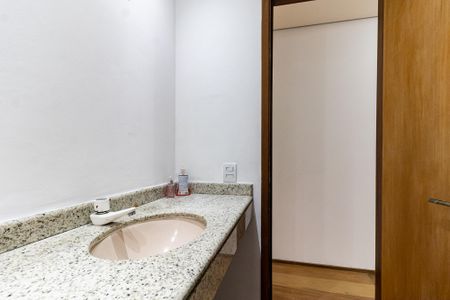 Casa à venda com 300m², 5 quartos e 2 vagasLavabo