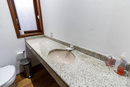Casa à venda com 300m², 5 quartos e 2 vagasLavabo