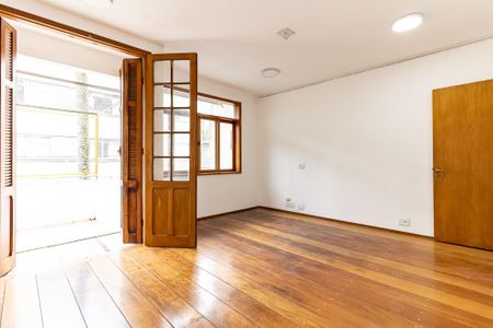 Casa à venda com 300m², 5 quartos e 2 vagasQuarto 1