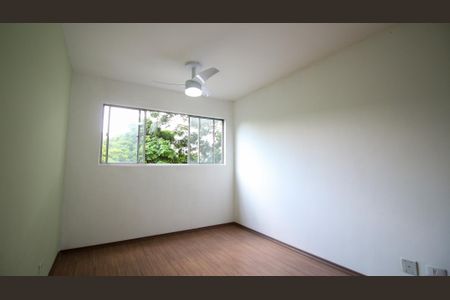 Apartamento à venda com 84m², 2 quartos e 1 vaga Apartamento à venda com 84m², 2 quartos e 1 vagaSala